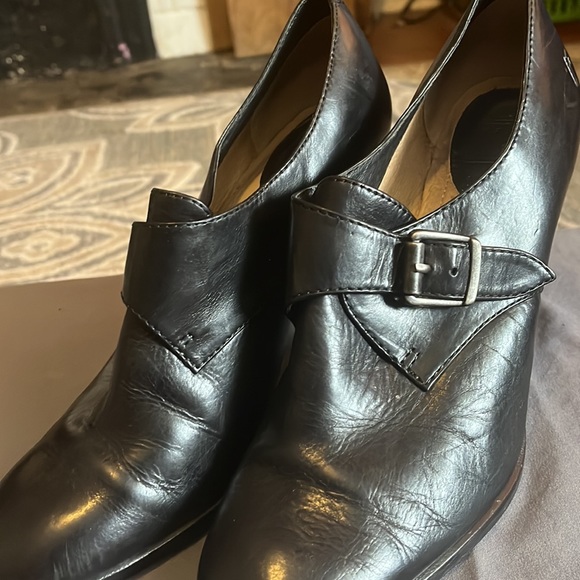 FRYE heels, black leather. - Picture 4 of 6